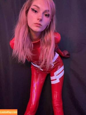 Busy B ASMR photo #0356