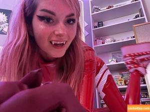 Busy B ASMR photo #0360