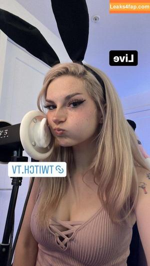 Busy B ASMR photo #0427