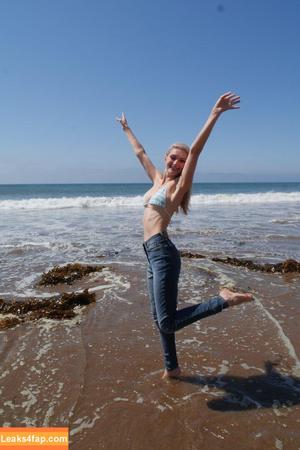 Busy B ASMR photo #0442