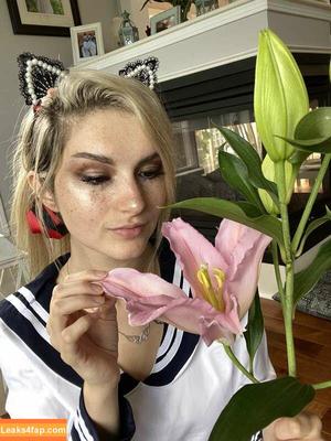 Busy B ASMR photo #0463