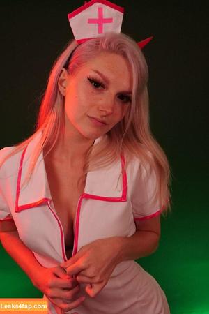 Busy B ASMR photo #0556