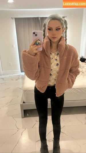 Busy B ASMR photo #0642