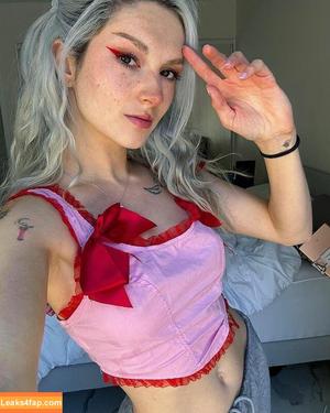 Busy B ASMR photo #0662