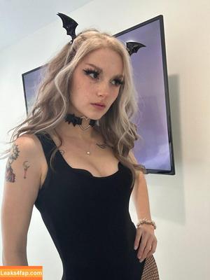 Busy B ASMR photo #0677