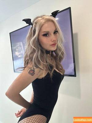 Busy B ASMR photo #0678