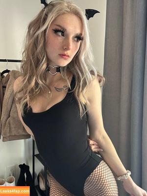 Busy B ASMR photo #0681