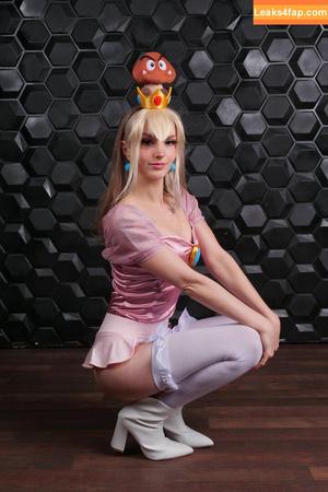 Busy B ASMR photo #0794