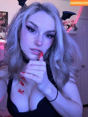 Busy B ASMR photo #0820