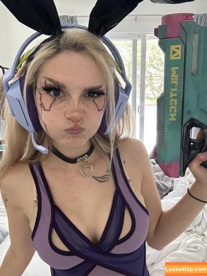 Busy B ASMR photo #0905