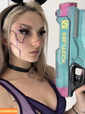 Busy B ASMR photo #0907