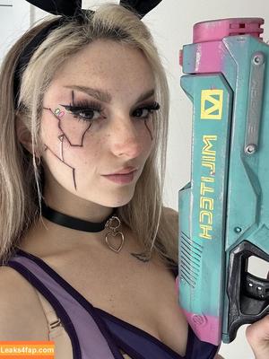 Busy B ASMR photo #0918