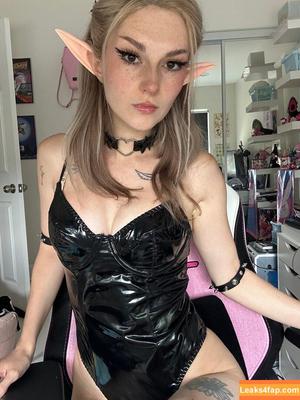 Busy B ASMR photo #0992