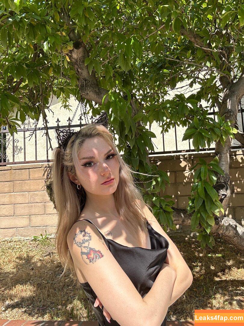 Busy B ASMR / busybasmr leaked photo photo #1090