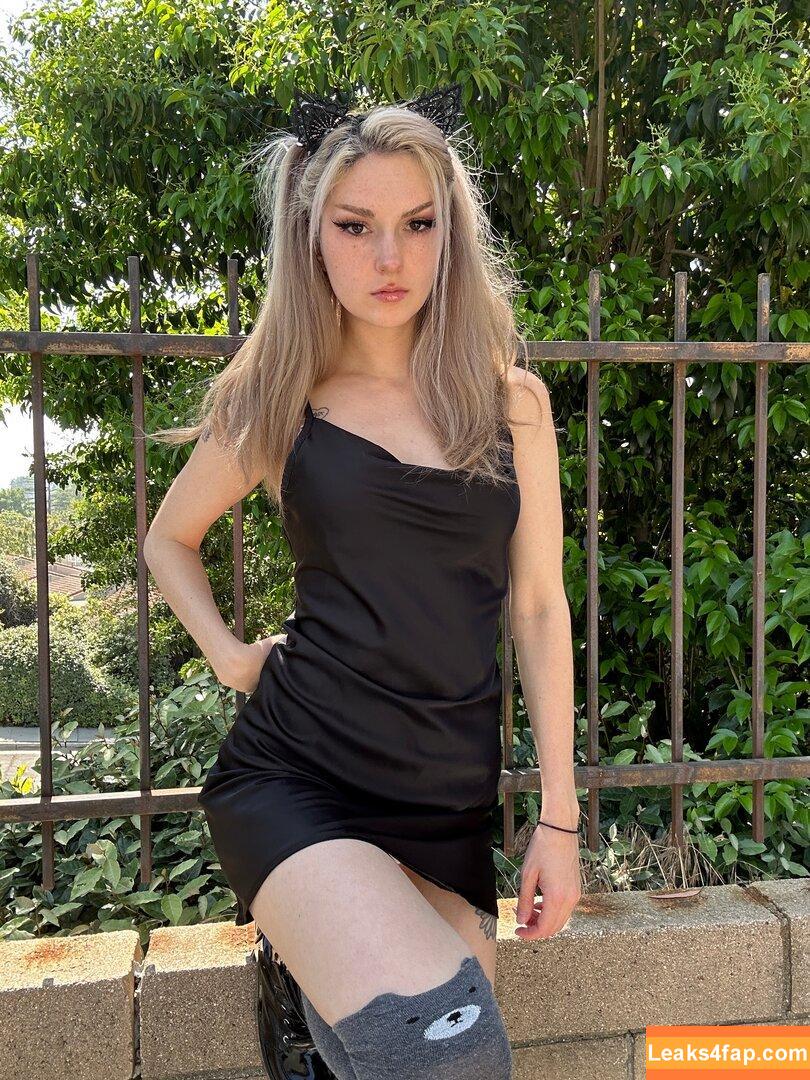 Busy B ASMR / busybasmr leaked photo photo #1108