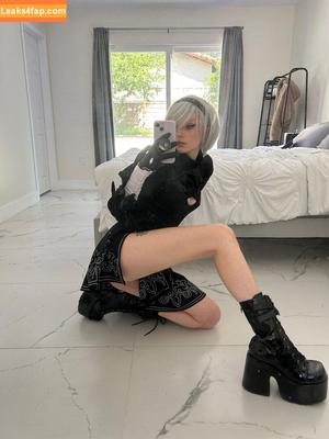 Busy B ASMR photo #1009
