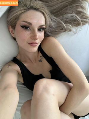 Busy B ASMR photo #1069