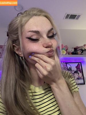 Busy B ASMR photo #1120