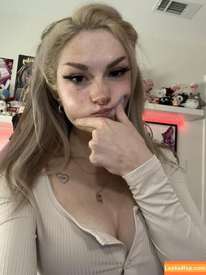 Busy B ASMR photo #1123