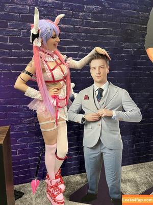 Busy B ASMR photo #1141