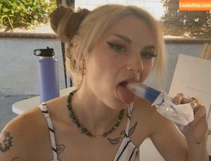 Busy B ASMR photo #1148