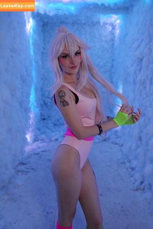 Busy B ASMR photo #1324