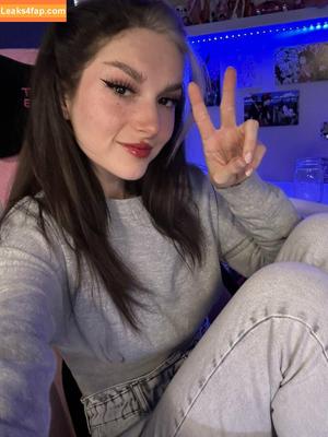 Busy B ASMR photo #1405