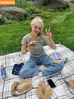 Busy B ASMR photo #2178