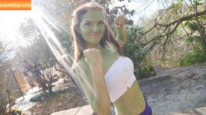 Busy B ASMR photo #2305