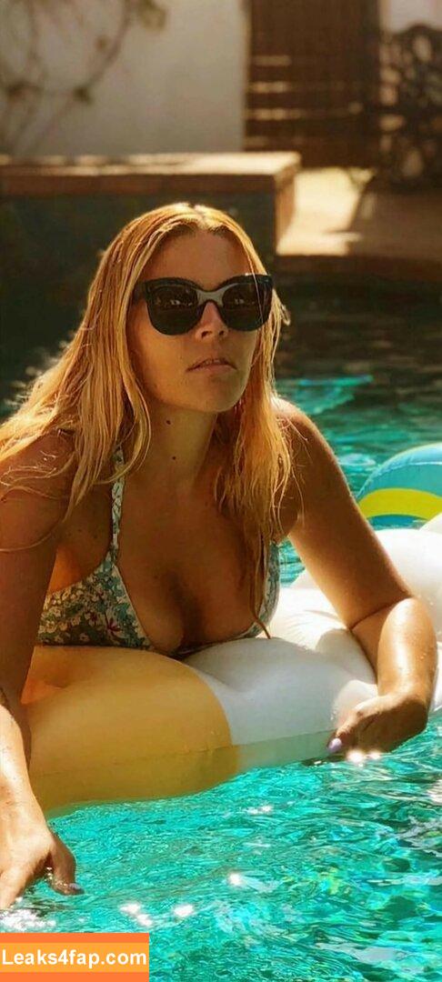 Busy Phillips / busyphilipps leaked photo photo #0052