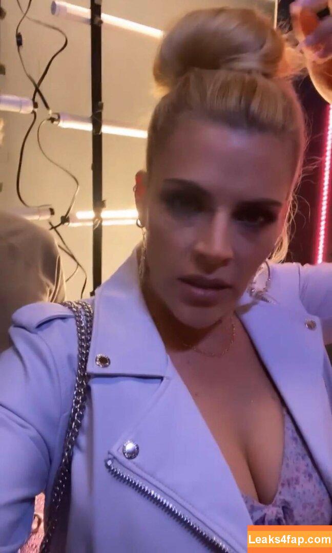 Busy Phillips / busyphilipps leaked photo photo #0091