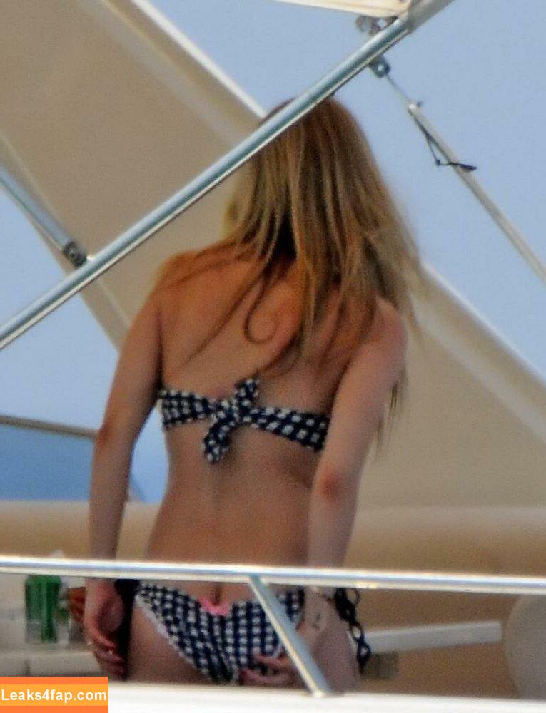 Buttcracks / littleteresa leaked photo photo #0012