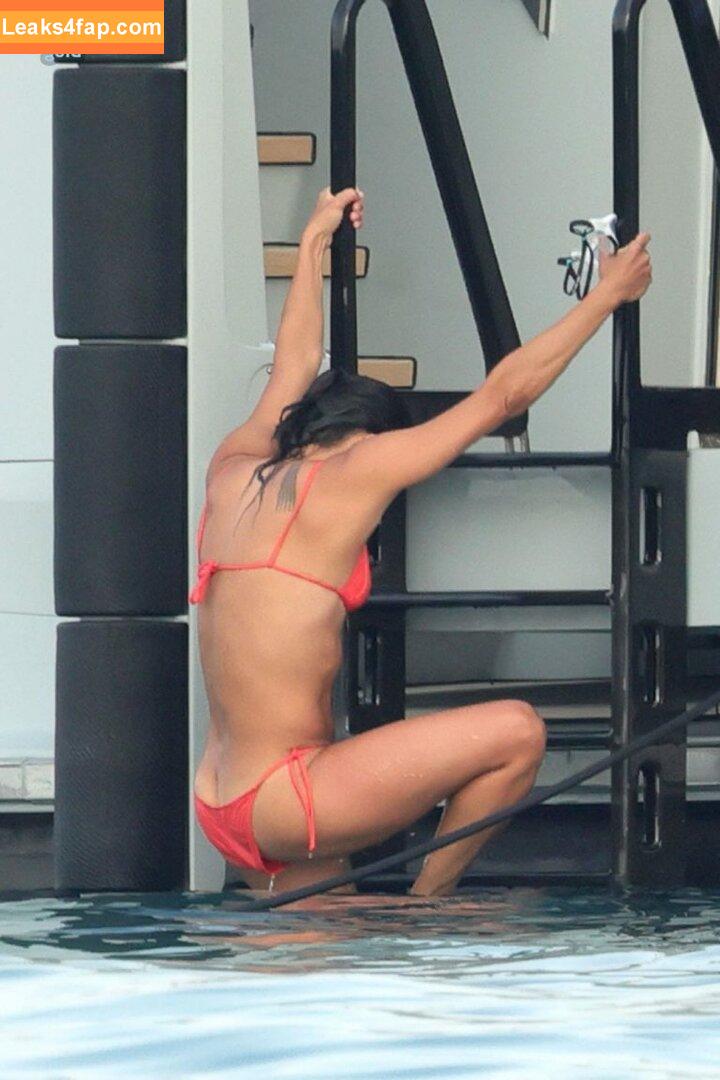 Buttcracks / littleteresa leaked photo photo #0052
