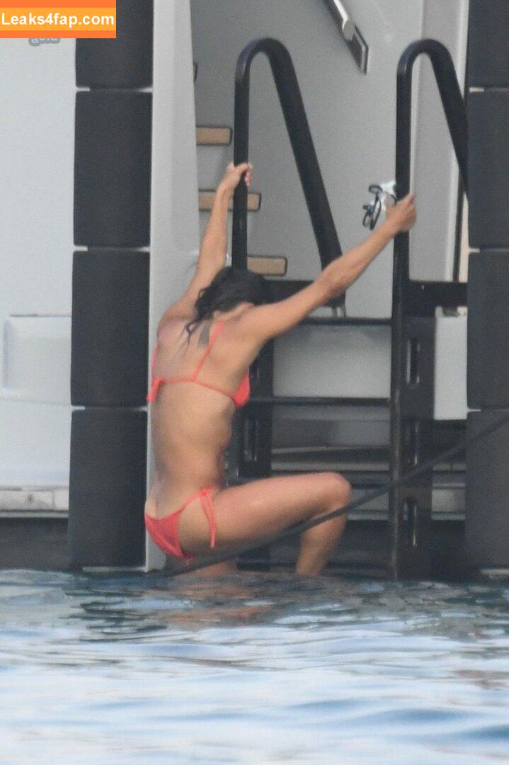 Buttcracks / littleteresa leaked photo photo #0054