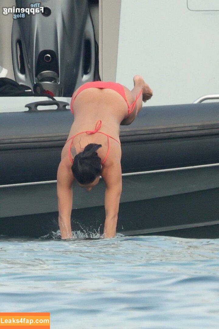 Buttcracks / littleteresa leaked photo photo #0061