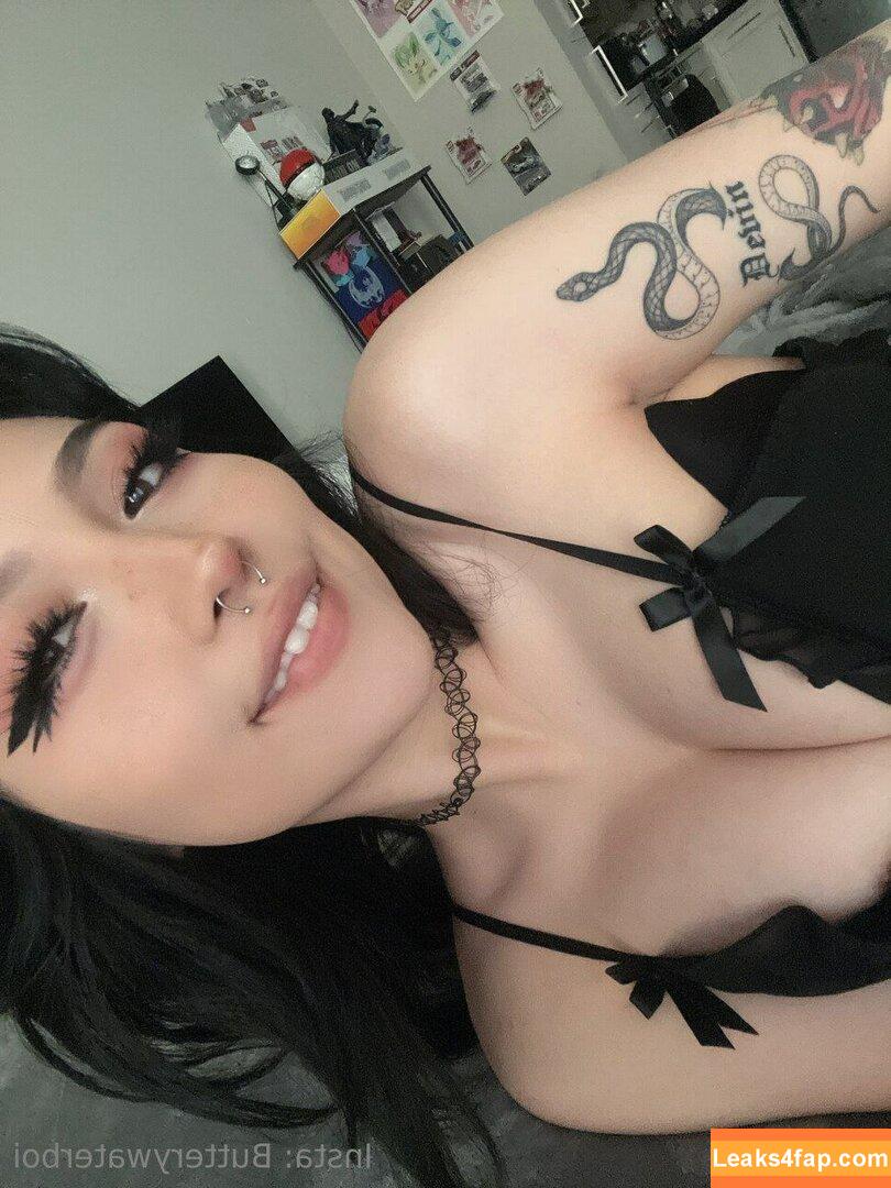 ButteryWaterBoi / awkwardlevi leaked photo photo #0313