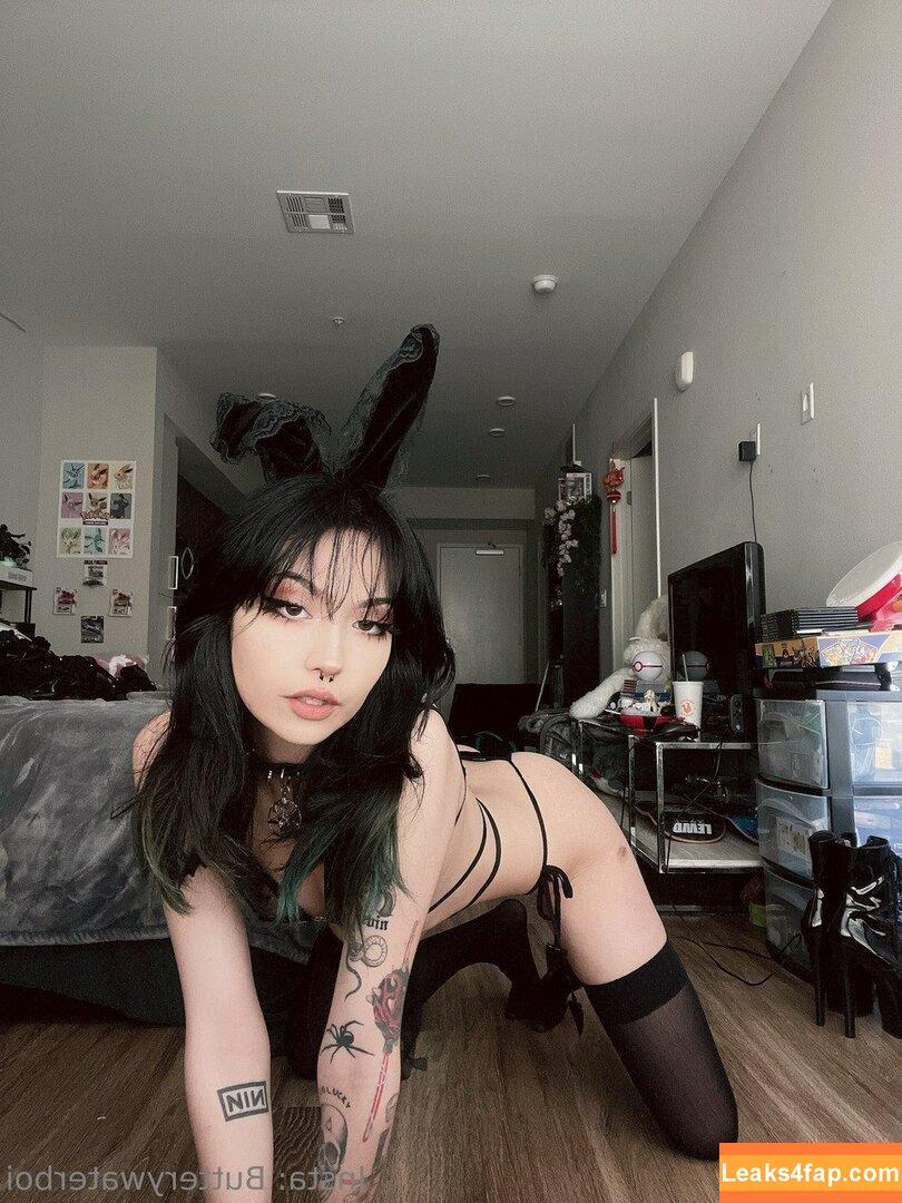 ButteryWaterBoi / awkwardlevi leaked photo photo #0378