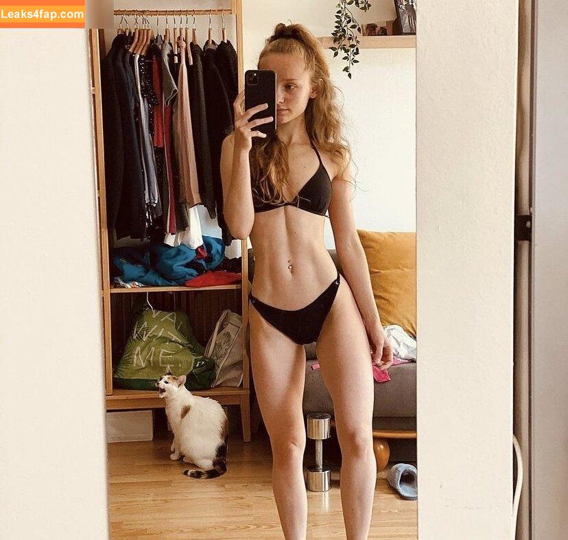 By.isabelyvonne leaked photo photo #0051