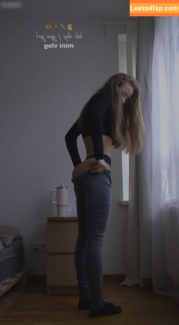 By.isabelyvonne leaked photo photo #0141