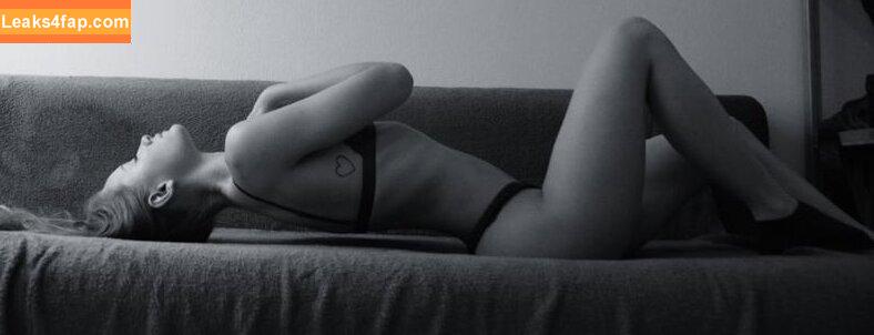 By.isabelyvonne leaked photo photo #0301