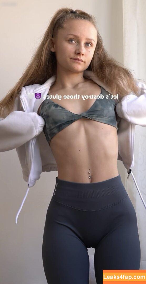By.isabelyvonne leaked photo photo #0304