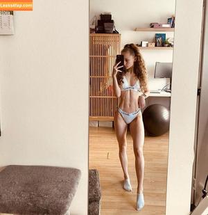 By.isabelyvonne photo #0033