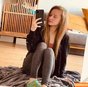 By.isabelyvonne photo #0065