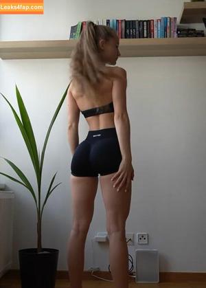 By.isabelyvonne photo #0076