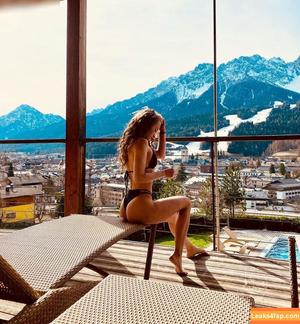 By.isabelyvonne photo #0107