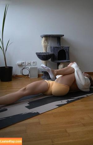 By.isabelyvonne photo #0113