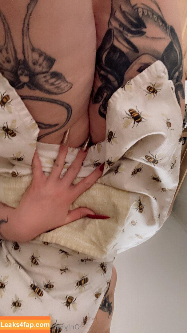 cahrnila /  leaked photo photo #0024