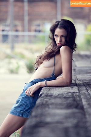 Caileigh photo #0007