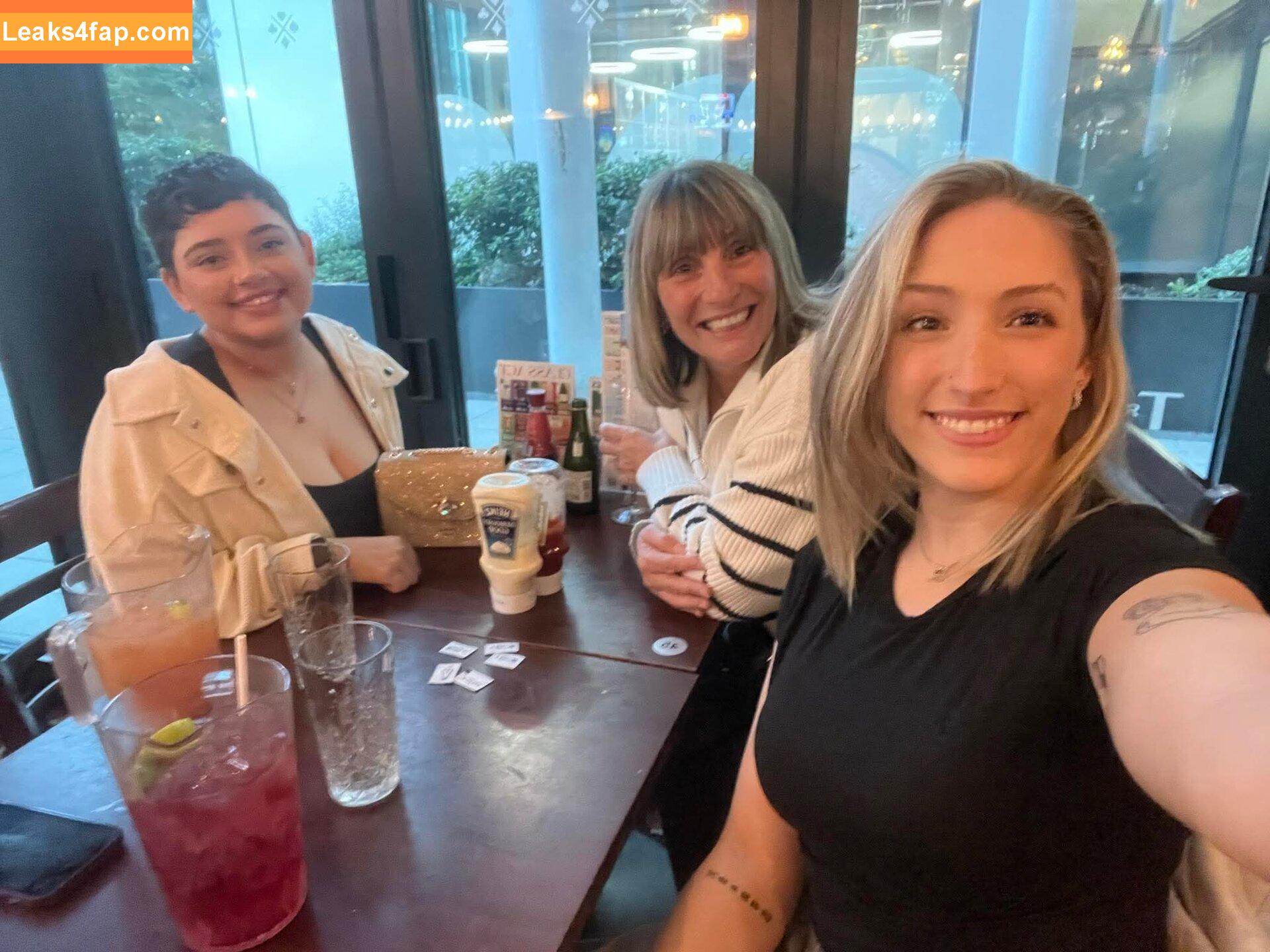 Caitlin Beevers / CaitlinBeevers1 / caitb.1 leaked photo photo #0192