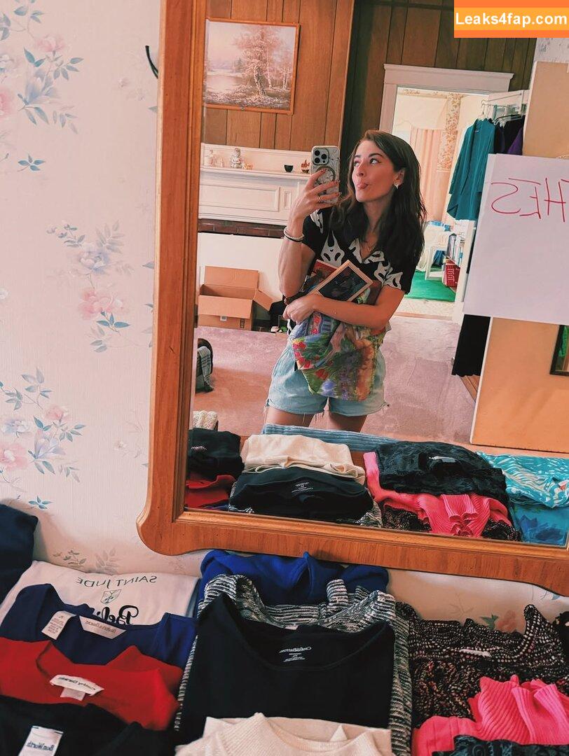 Caitlin Marie Reacts / She's Scared / the.caitlin.marie слитое фото фото #0004